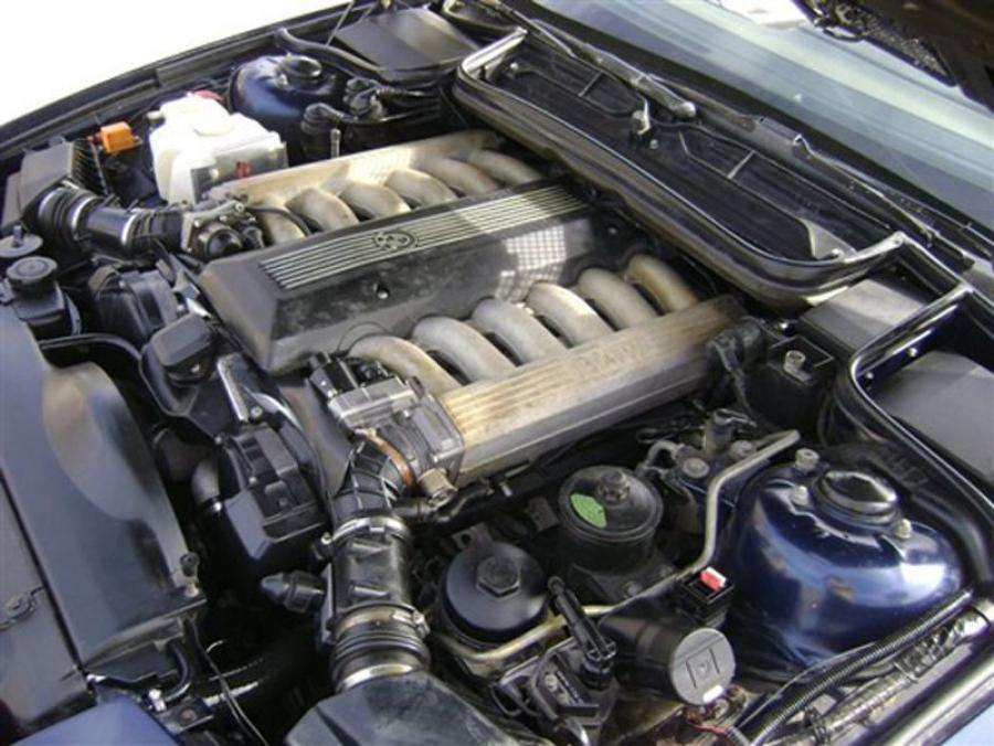  BMW 850Ci 1991 года  (фото 6 из 16)